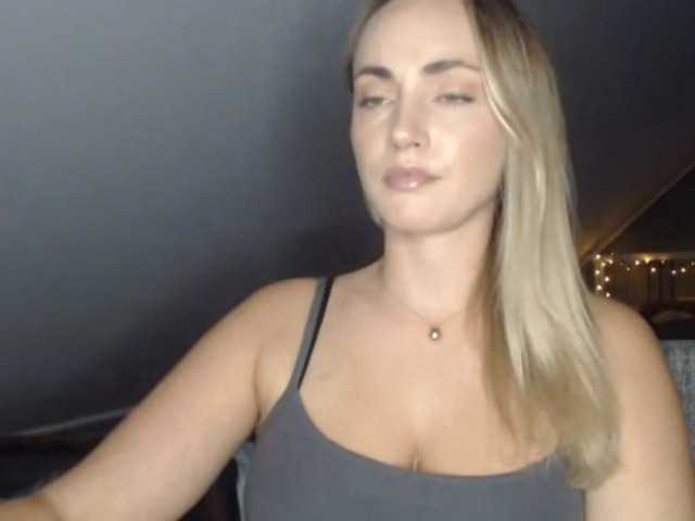 ScarlettXQueen live cam on BongaCams