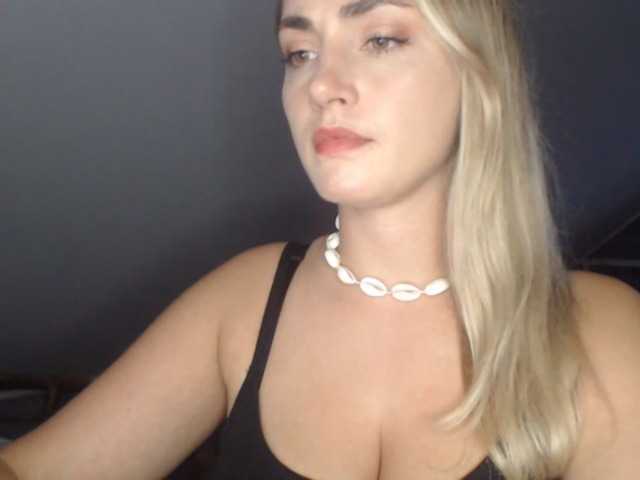 ScarlettXQueen live cam on BongaCams