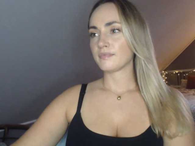 ScarlettXQueen live cam on BongaCams