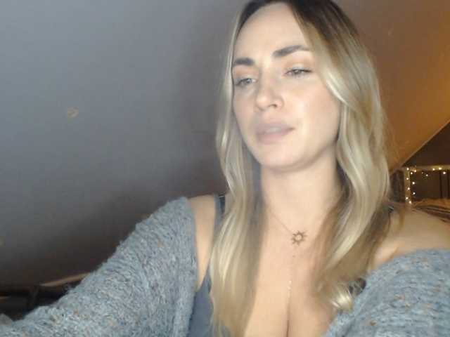 ScarlettXQueen live cam on BongaCams