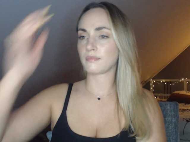 ScarlettXQueen live cam on BongaCams