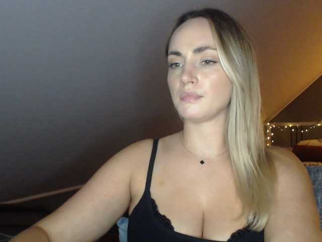 ScarlettXQueen live cam on BongaCams