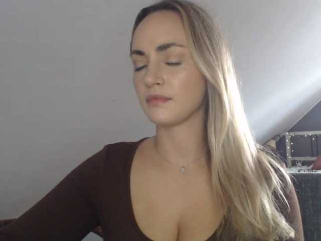 ScarlettXQueen live cam on BongaCams