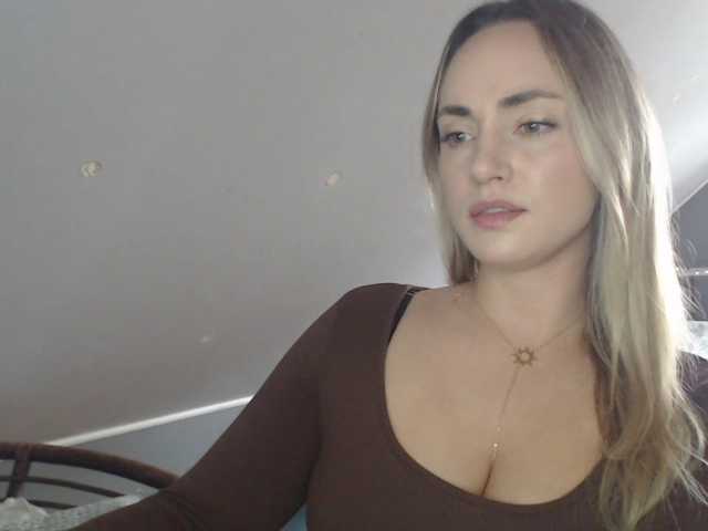 ScarlettXQueen live cam on BongaCams