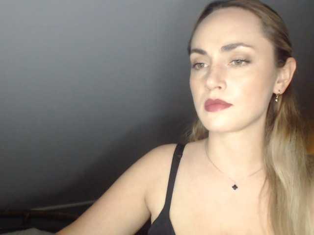 ScarlettXQueen live cam on BongaCams