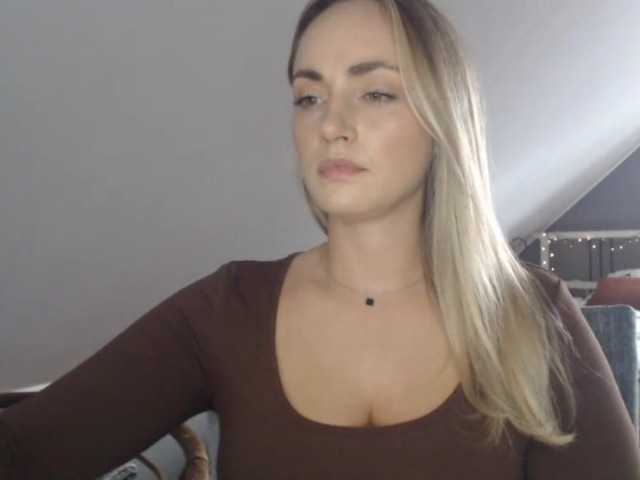 ScarlettXQueen live cam on BongaCams