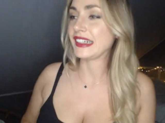 ScarlettXQueen live cam on BongaCams