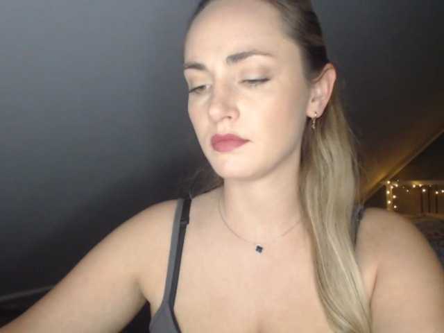 ScarlettXQueen live cam on BongaCams