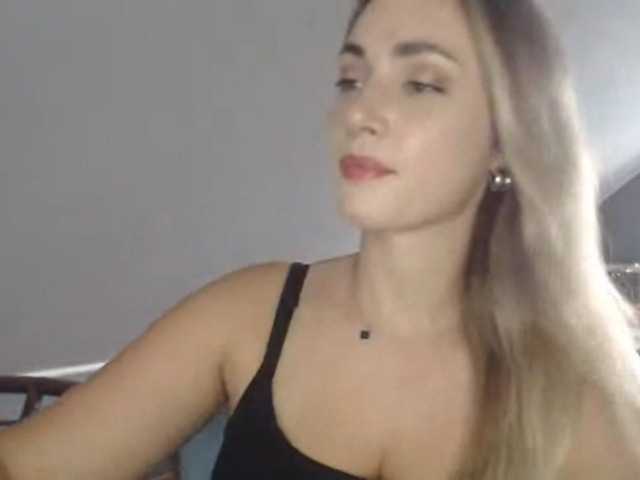 ScarlettXQueen live cam on BongaCams
