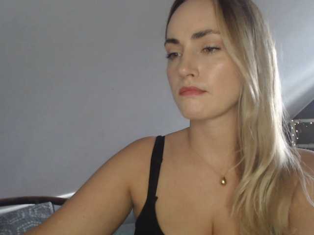 ScarlettXQueen live cam on BongaCams