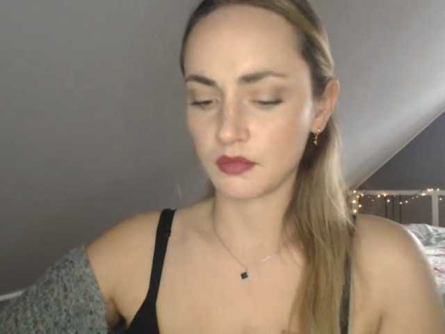 ScarlettXQueen live cam on BongaCams