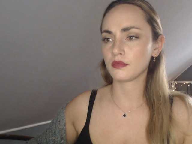 ScarlettXQueen live cam on BongaCams