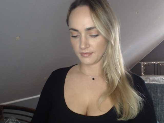 ScarlettXQueen live cam on BongaCams