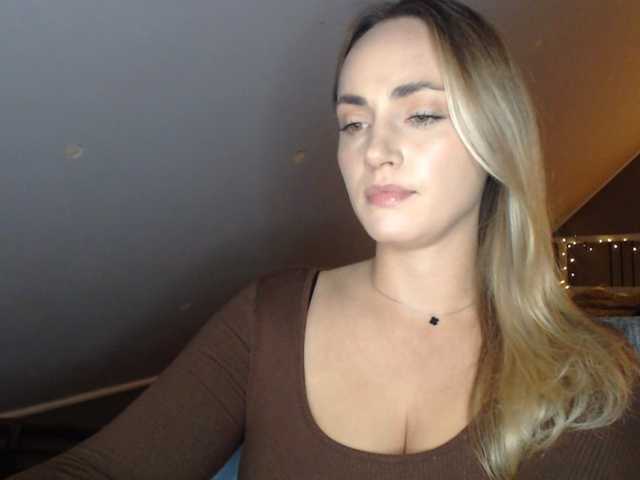 ScarlettXQueen live cam on BongaCams