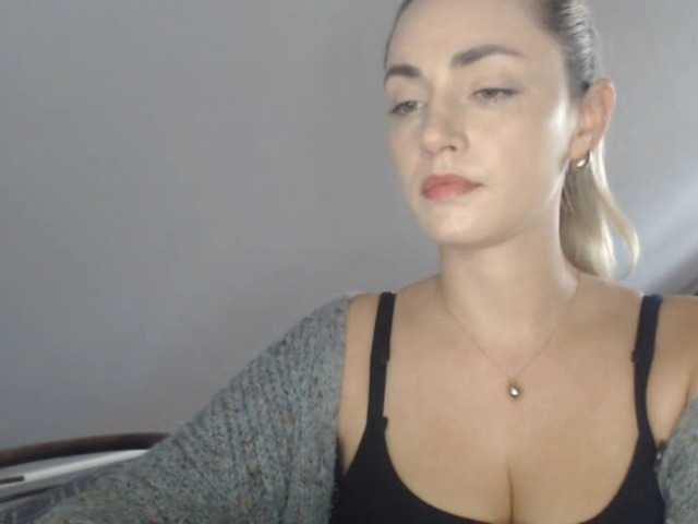 ScarlettXQueen live cam on BongaCams