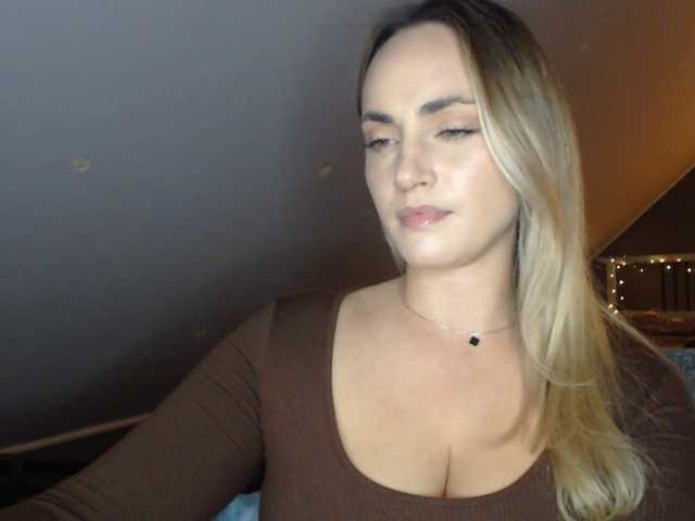 ScarlettXQueen live cam on BongaCams