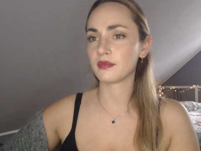 ScarlettXQueen live cam on BongaCams
