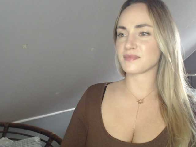 ScarlettXQueen live cam on BongaCams