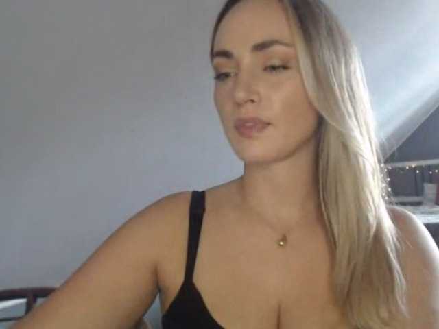 ScarlettXQueen live webcam show