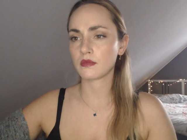 ScarlettXQueen live cam on BongaCams