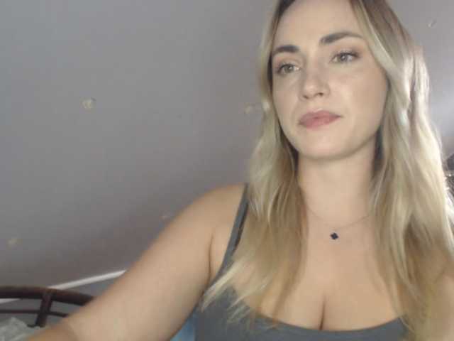 ScarlettXQueen live cam on BongaCams