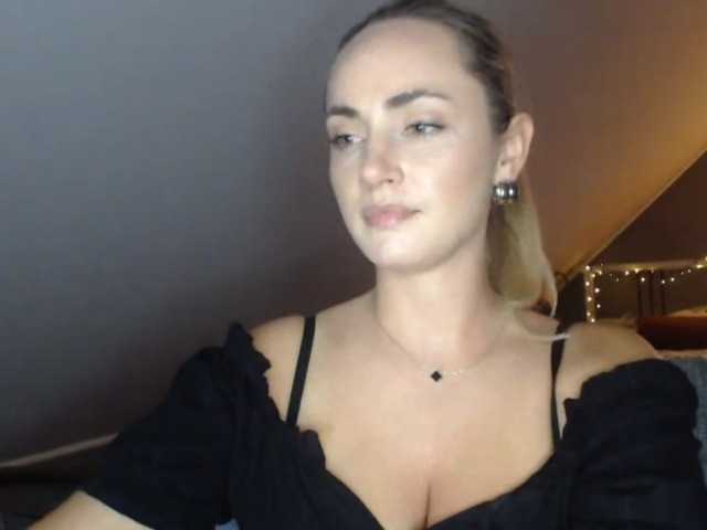ScarlettXQueen live cam on BongaCams