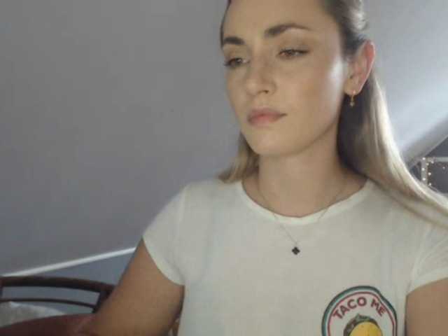 ScarlettXQueen live cam on BongaCams