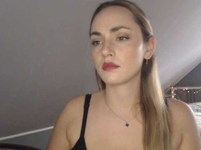 ScarlettXQueen live cam on BongaCams