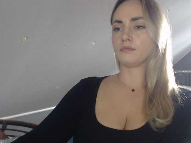 ScarlettXQueen live cam on BongaCams