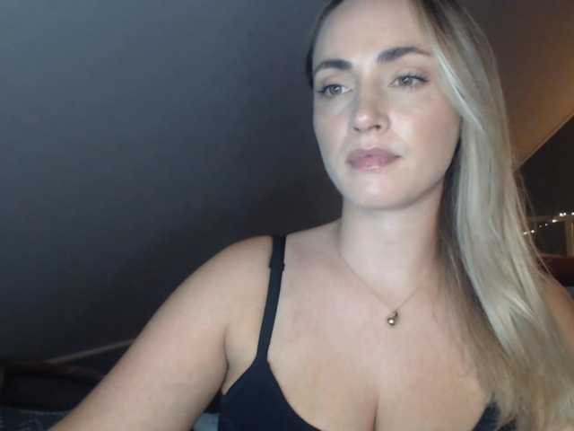 ScarlettXQueen live cam on BongaCams