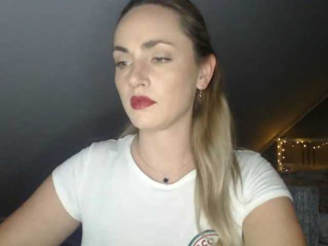 ScarlettXQueen live cam on BongaCams