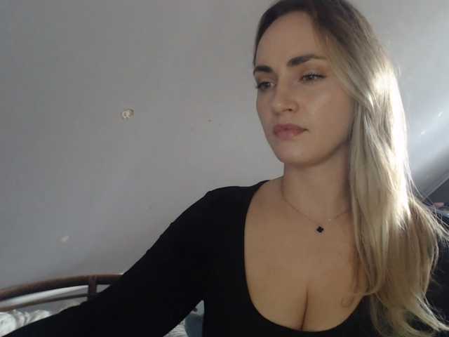 ScarlettXQueen live cam on BongaCams