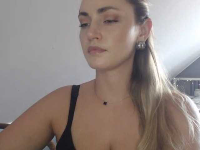 ScarlettXQueen live cam on BongaCams