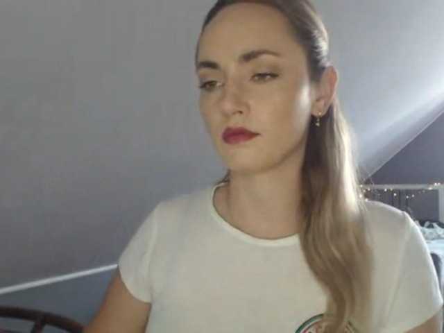 ScarlettXQueen live cam on BongaCams