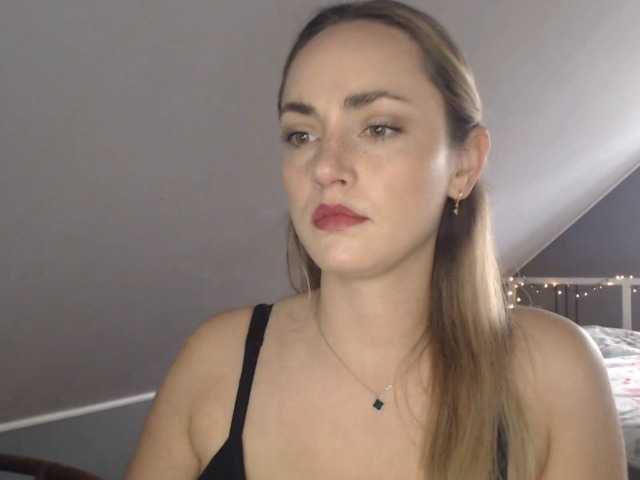 ScarlettXQueen live cam on BongaCams