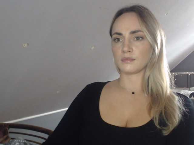 ScarlettXQueen live cam on BongaCams