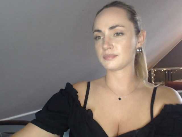 ScarlettXQueen live cam on BongaCams