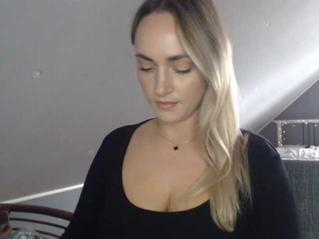 ScarlettXQueen live cam on BongaCams