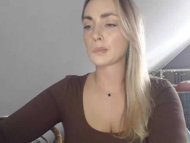 ScarlettXQueen live cam on BongaCams