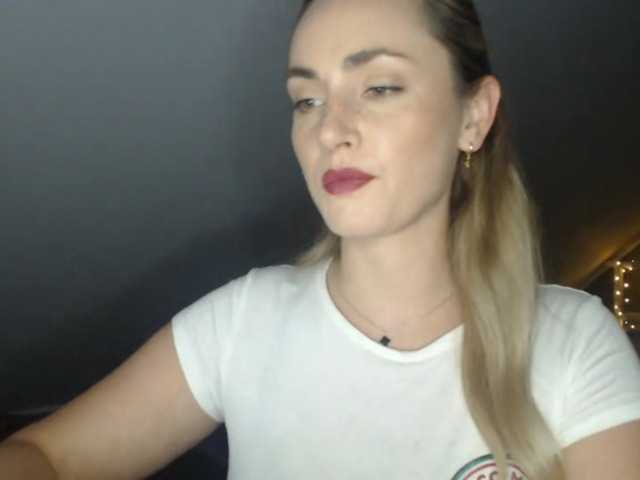 ScarlettXQueen live cam on BongaCams