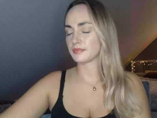 ScarlettXQueen live cam on BongaCams
