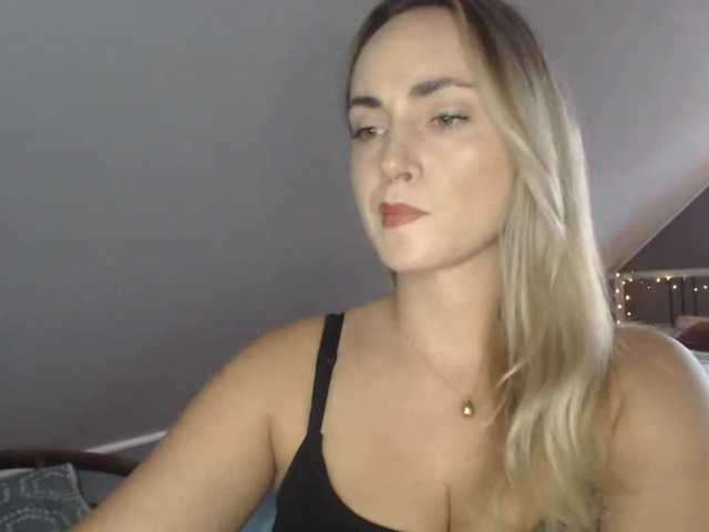 ScarlettXQueen live cam on BongaCams