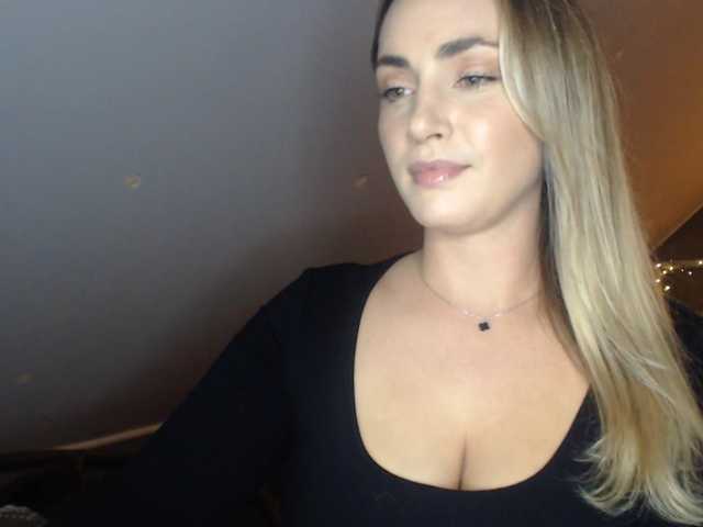ScarlettXQueen live cam on BongaCams