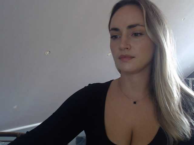 ScarlettXQueen live cam on BongaCams