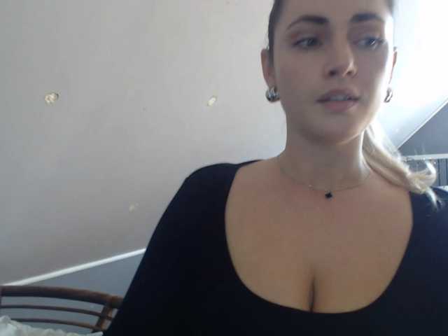 ScarlettXQueen live cam on BongaCams