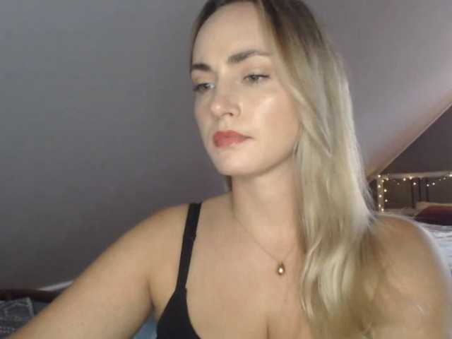 ScarlettXQueen live cam on BongaCams