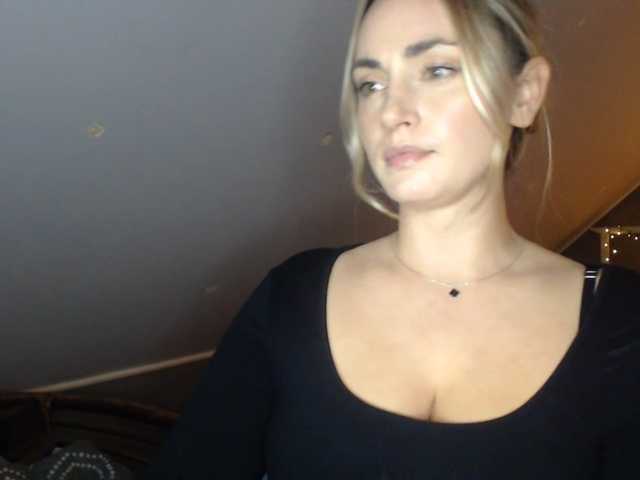 ScarlettXQueen live cam on BongaCams