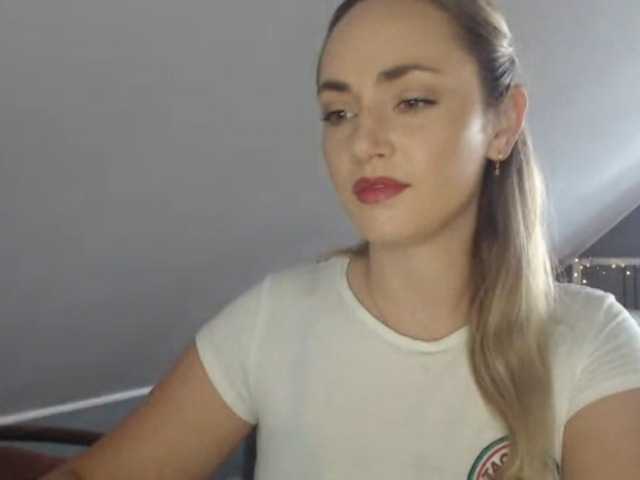 ScarlettXQueen live cam on BongaCams