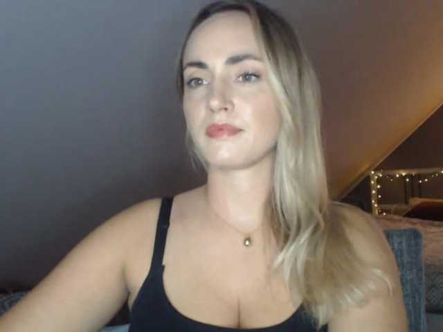 ScarlettXQueen live cam on BongaCams