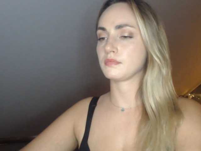 ScarlettXQueen live cam on BongaCams